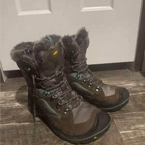 Keen Women's Brown and Gray Winter Boots